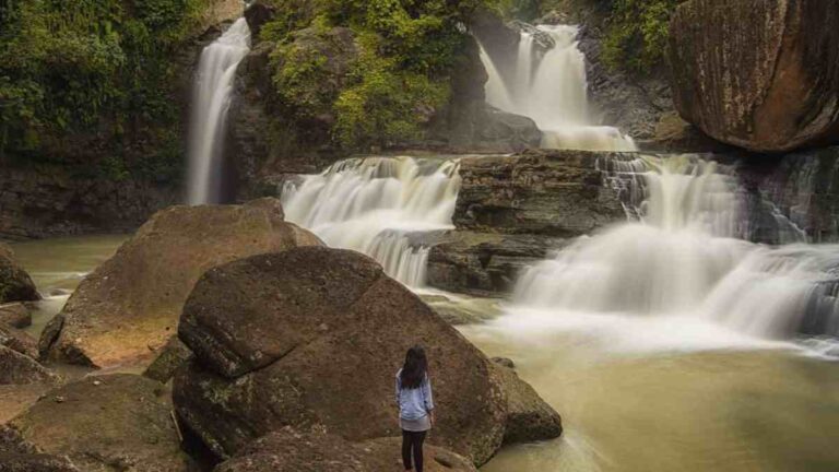 Curug Ngebul Tasikmalaya Air Terjun Mirip Lukisan Ternyata Asli Ruber Id