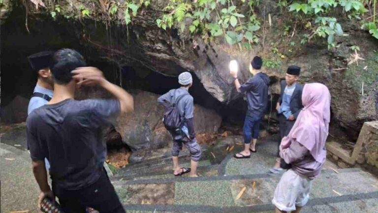 Goa Safarwadi Tasikmalaya Misteri Dibalik Cerita Jalan Tersembunyi