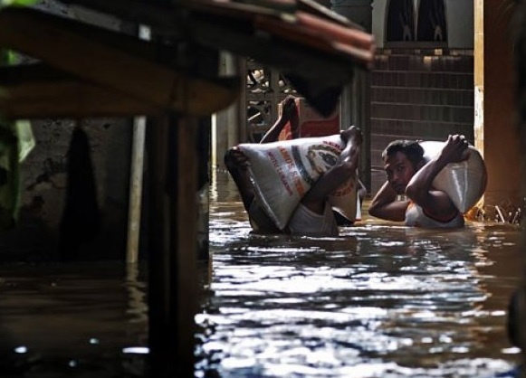 Antisipasi Banjir, Ini yang Dilakukan Polrestabes Bandung ...