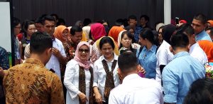 Iriana Jokowi Ajak Karyawan PT Kahatex Cegah Penggunaan Kantong Plastik