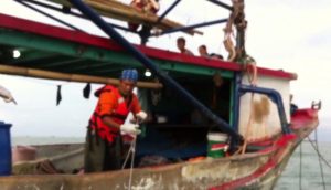 Pencarian Korban Kecelakaan Kapal Sinar Laut H+5, Nelayan Ditemukan Tewas