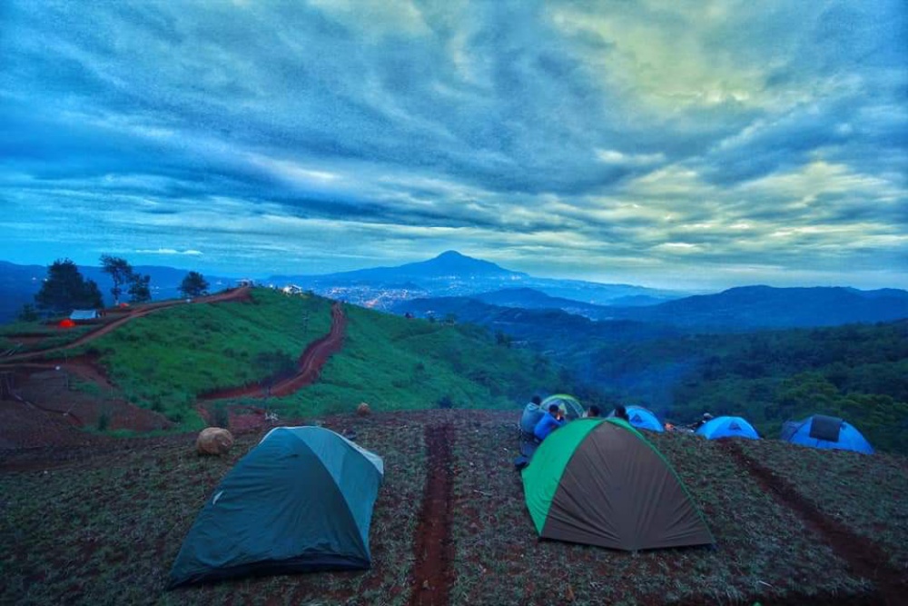 Bukit Nangorak Sumedang Tawarkan Panorama Alam Memesona