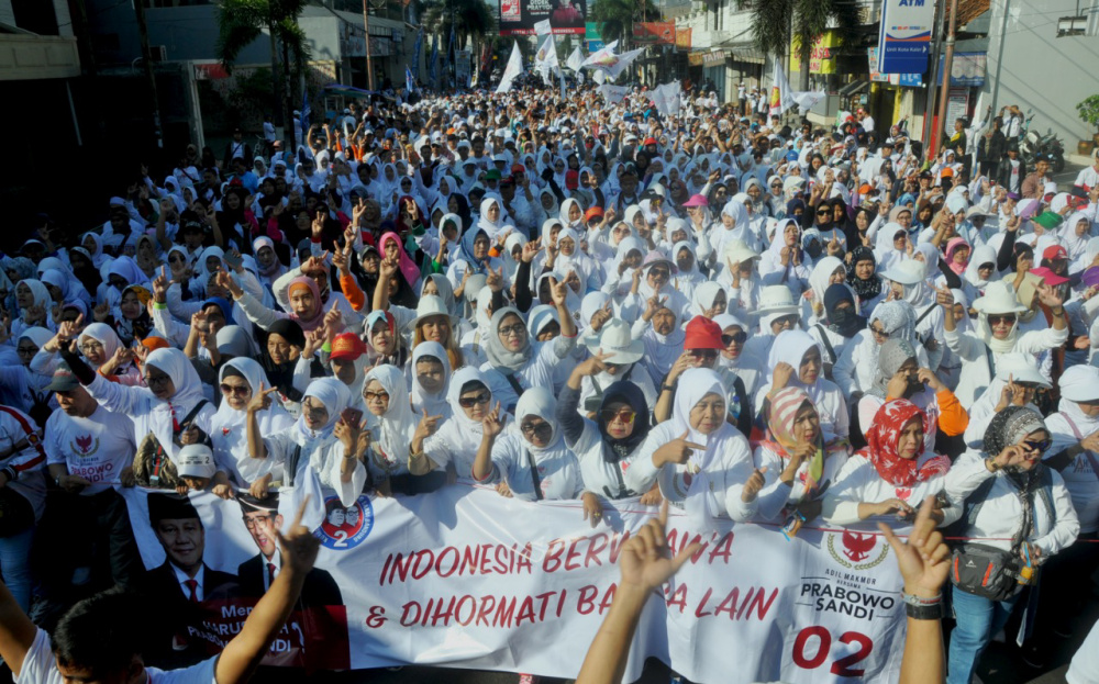 Belasan Ribu Pendukung Prabowo-Sandi Padati Jalur Kota Sumedang