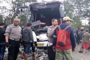 Sopir Diduga Ugal-ugalan, 2 Bus Alami Kecelakaan di Tasikmalaya