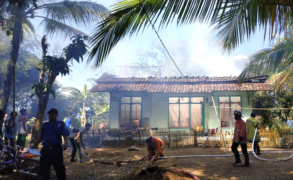 Tabung Gas Bocor, Rumah di Cimaragas Ciamis Ludes Dilalap si Jago Merah