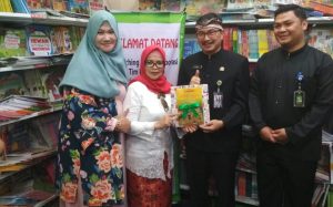Salah Ayam, Disdik Kota Bandung Luncurkan Buku Kumpulan Cerpen Pelajar SD