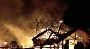 Api di Tungku Sebabkan 2 Rumah di Tanjungsari Sumedang Ludes Terbakar