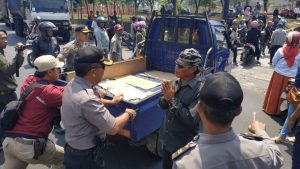 Demo, Warga Jatigede Blokade Jalan Nasional dan Kawasan IPP Sumedang