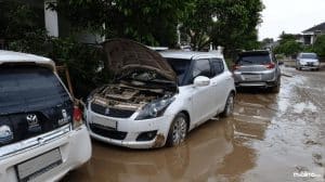 Musim Hujan, Hati-hati Beli Mobil Bekas Terendam Banjir! Kenali Ciri-cirinya