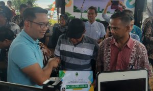 Gubernur Jawa Barat Sentil Gapura Kota Tahu yang Viral di Media Sosial
