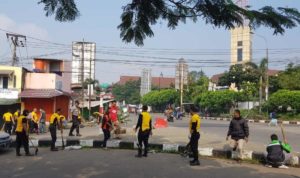 Antisipasi Penyebaran Virus Corona, Polsek dan Warga Jatinangor Operasi Bersih
