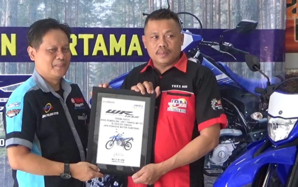 Yamaha WR 155 R Ready di Sumedang, Jaya Perkasa Motor Apresiasi 7 Pembeli Pertama