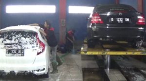 Sejak Corona Merebak, Omset Pengusaha Cuci Mobil di Sumedang Turun Drastis