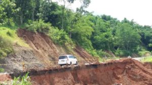Jalan Lingkar Timur Jatigede Sumedang Makin Membahayakan