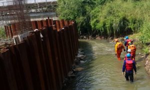 Tim SAR Gabungan Susur Sungai Cari Bocal Hilang asal Bandung