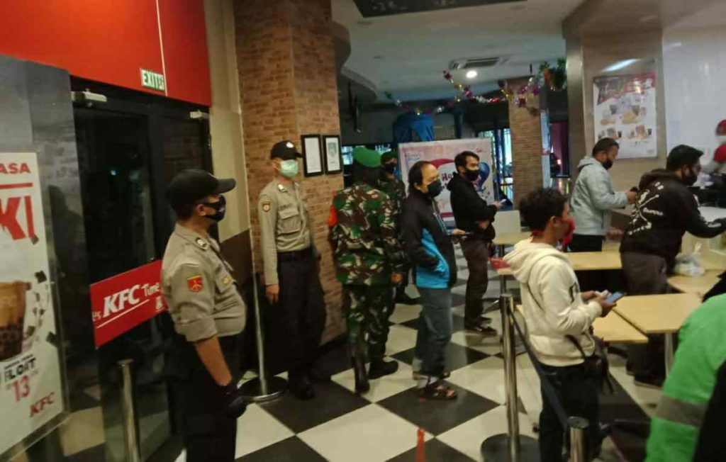 Pantau Jatinangor Town Square, TNI Polri Pastikan Manajemen dan Pengunjung Mall Patuhi Protokol Kesehatan