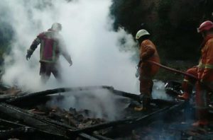 Rumah Panggung di Tanjungsari Sumedang Ludes Terbakar