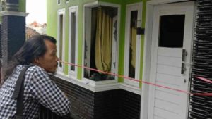 Rumahnya Dirusak Kelompok Bersenjata, Warga Kadungora Garut Lapor Polisi