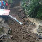 Longsor dan Banjir di Tomo Sumedang, Jembatan Nyaris Putus dan Merusak 9 Rumah