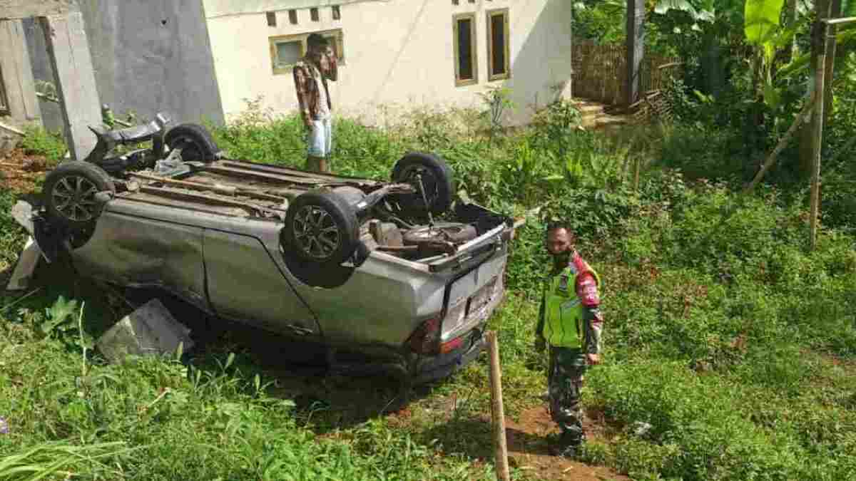 Mobil Xenia Kecelakaan di Tanjungjaya