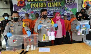 Polisi Bekuk Pengguna Tembakau Gorila di Pangandaran