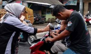 Semarak Ramadan, Forum Silaturahmi Baraya Cisayong Bagi- bagi Takjil