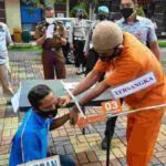 Rekonstruksi Kasus Pembunuhan Tukang Rongsok di Tasikmalaya, Korban Ditusuk Berkali-kali