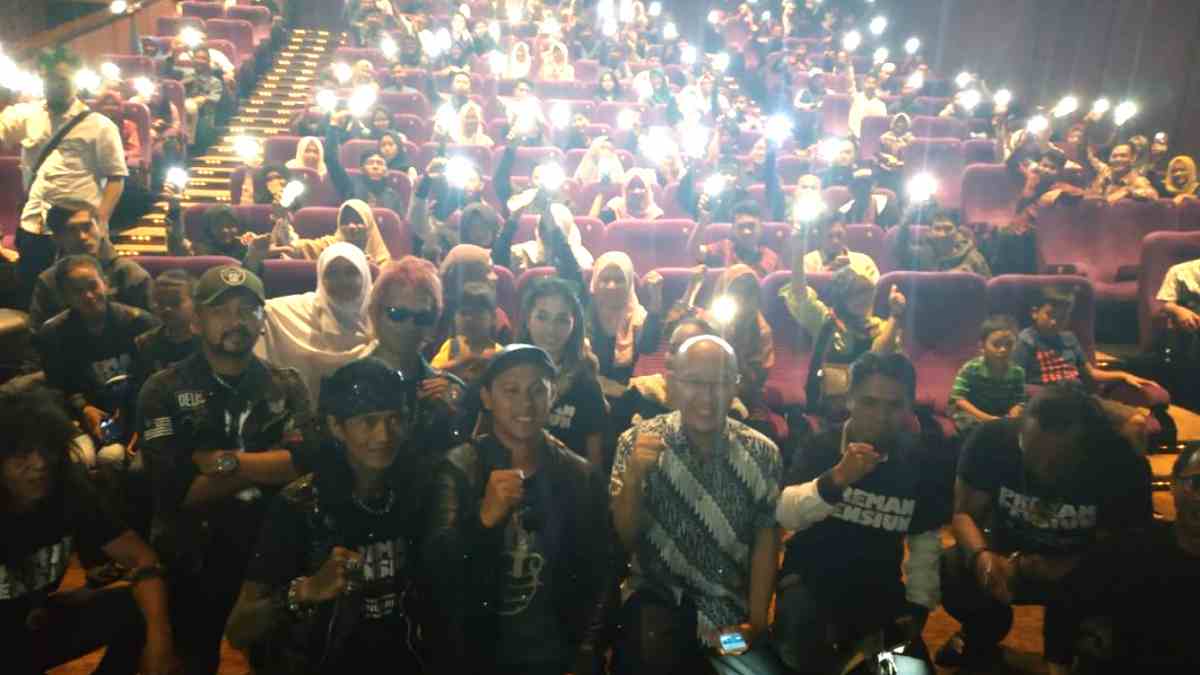 Relawan PKS Muda Sumedang Nobar Film Preman Pensiun