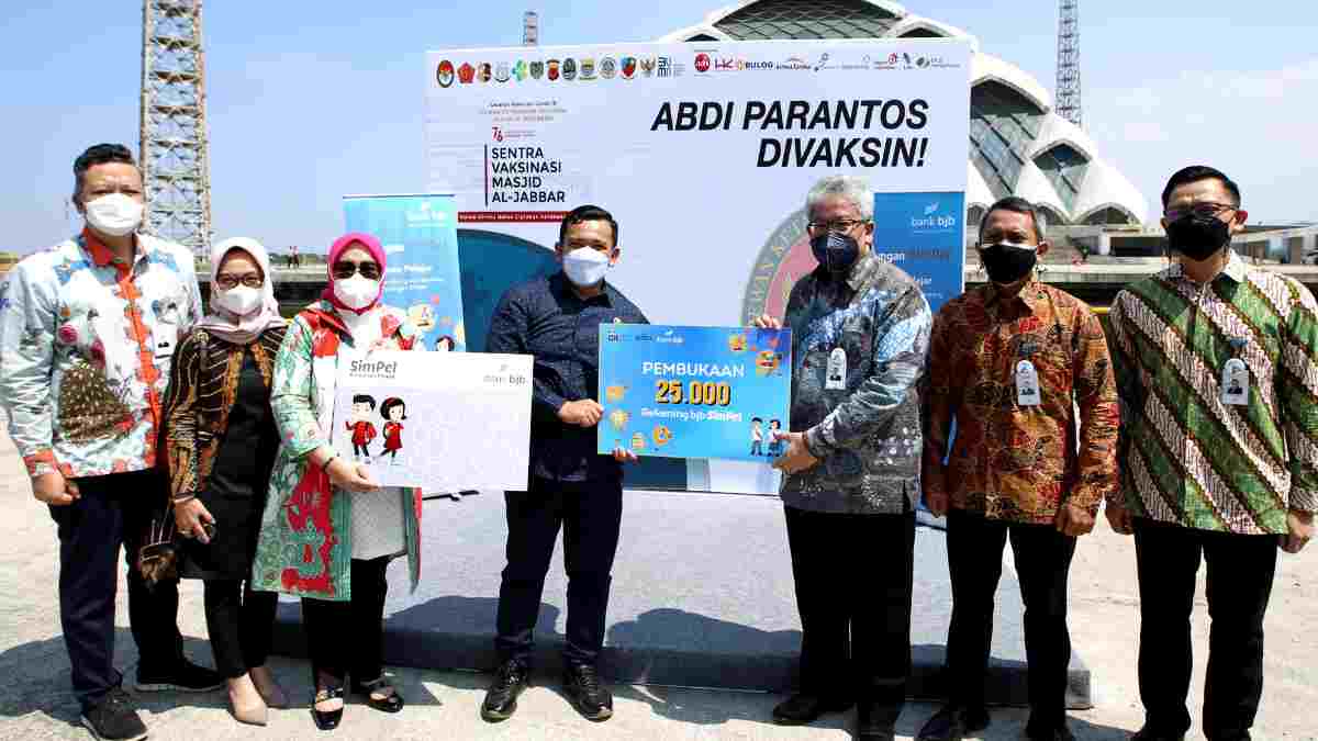 Bank bjb Dukung Gebyar Vaksin Jabar Juara 2021