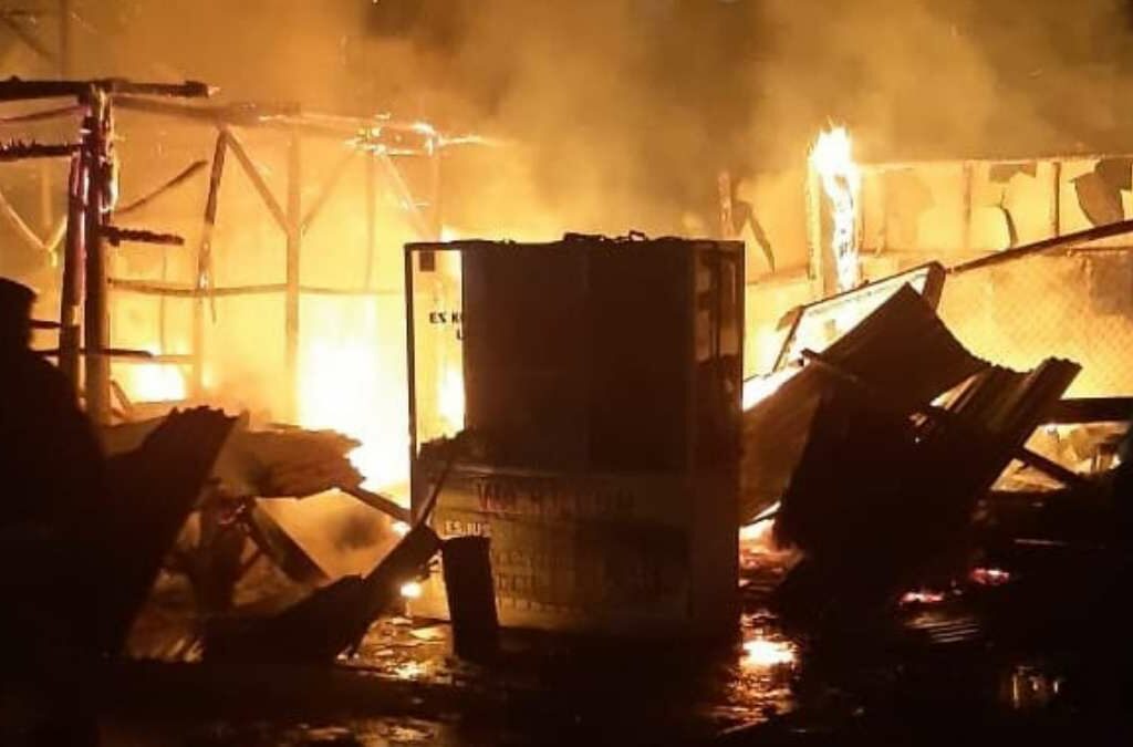 Tiga Kios di Pasar Dongkal Ciamis Terbakar