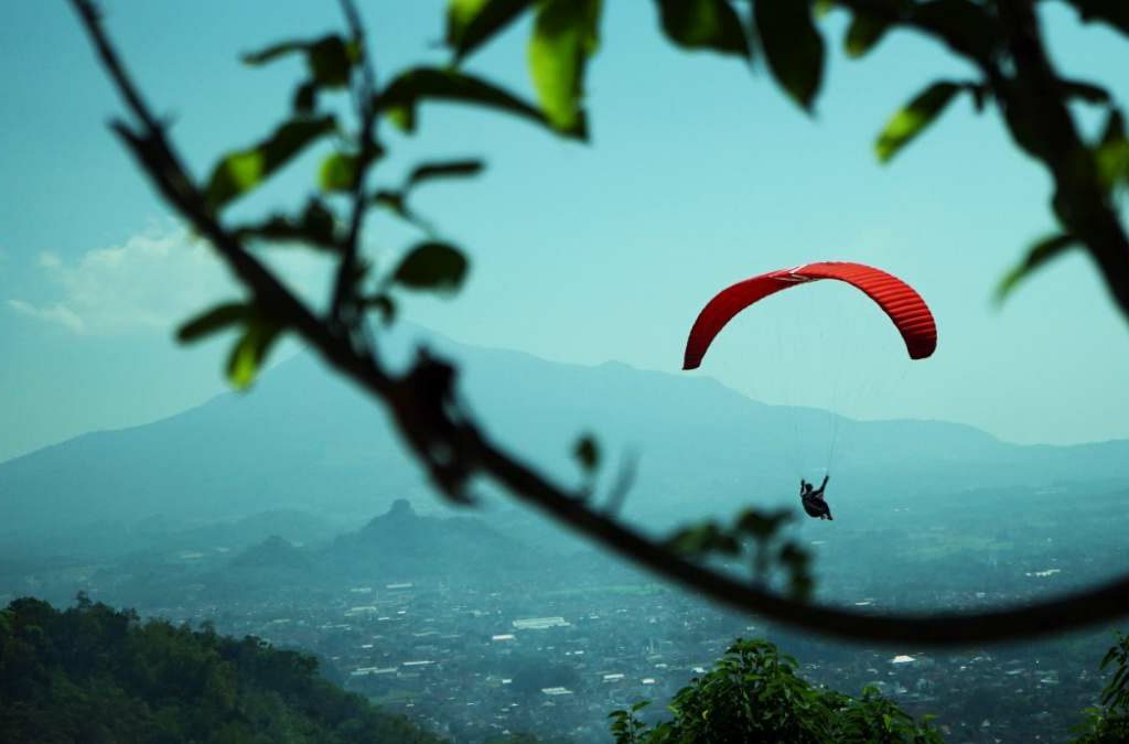 Bupati Sumedang Buka Paragliding Trip of Indonesia 2021 Seri 1