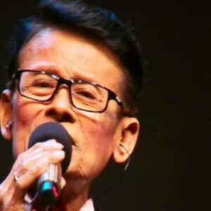 Penyanyi Legendaris Koes Hendratmo Tutup Usia