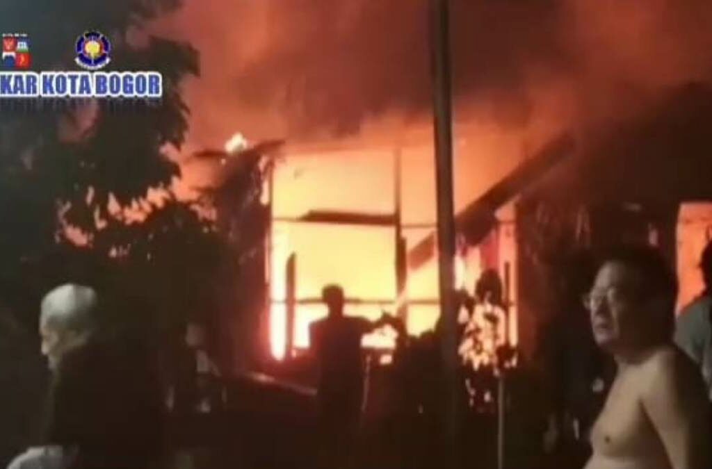 Lilin Jatuh ke Kasur, Rumah Warga Bogor Ludes Terbakar