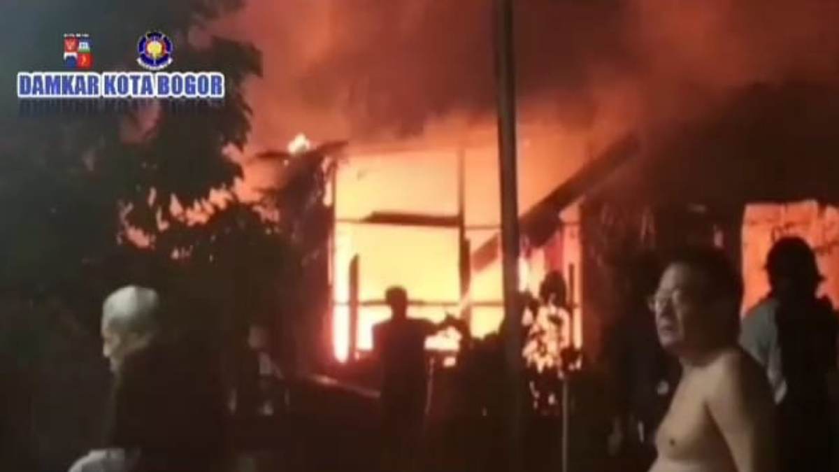 Lilin Jatuh Ke Kasur Rumah Warga Bogor Terbakar