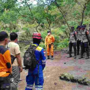 Tim SAR Terus Upayakan Pencarian Remaja yang Hilang Misterius di Gunung Guntur Garut