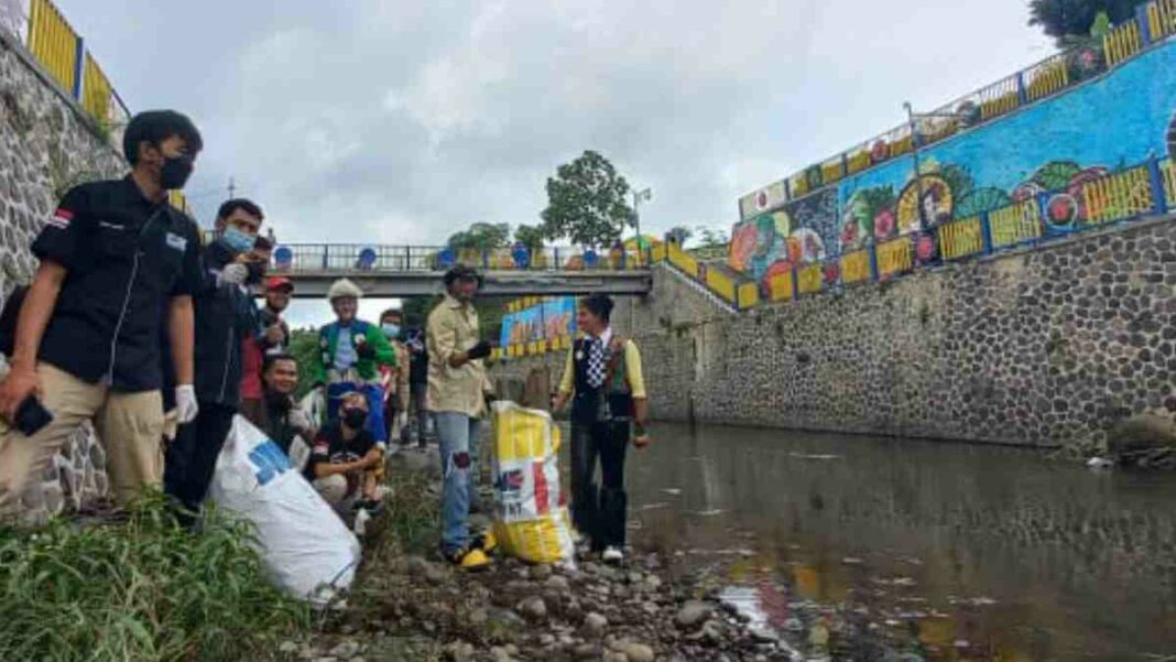 World Cleanup Day 2021, Aksi Ratusan Relawan Bikin Tasik Kembali Resik ...