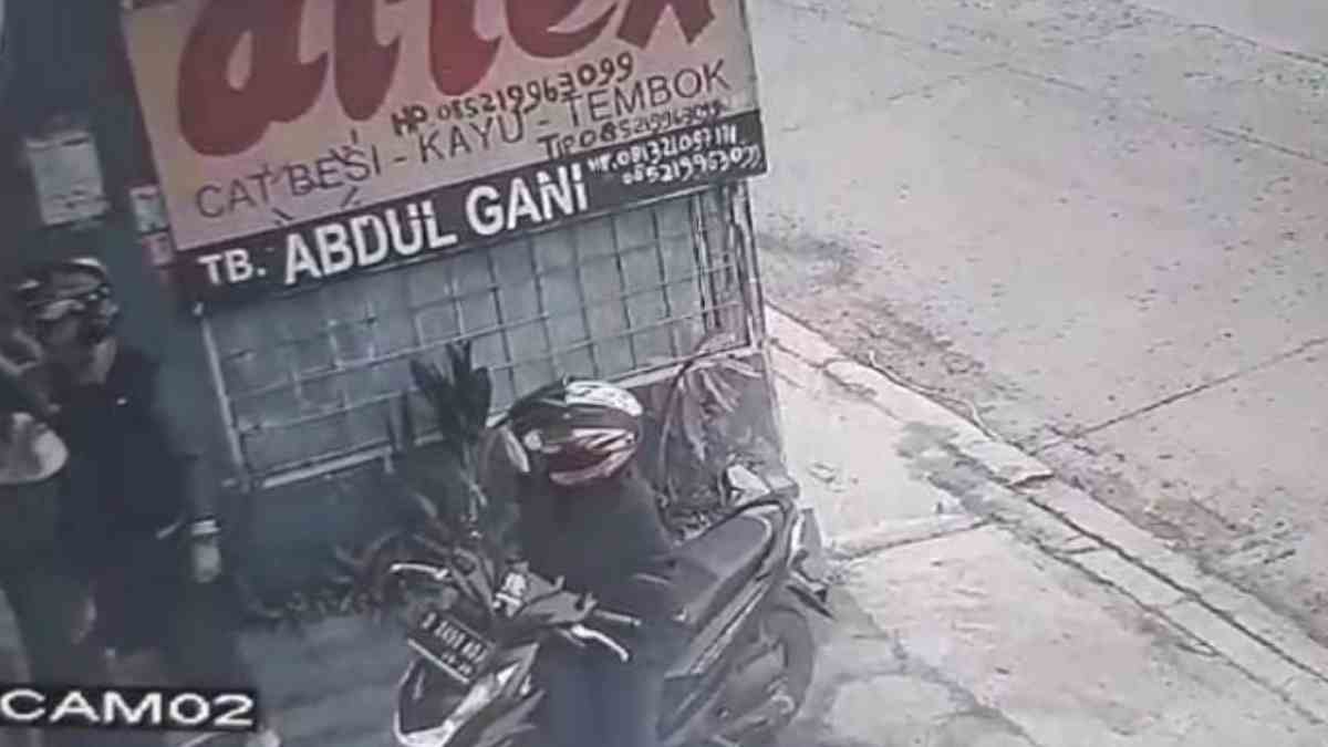Komplotan Curanmor Di Jatinangor Sumedang terekam CCTV