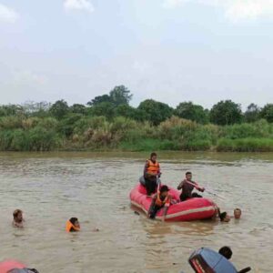 Warga Garut yang Tenggelam di Sungai Cimanuk Sumedang Belum Ditemukan