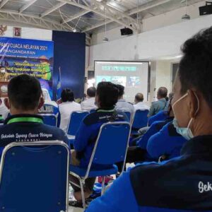 Nelayan Pangandaran Ikuti Sekolah Lapang Cuaca