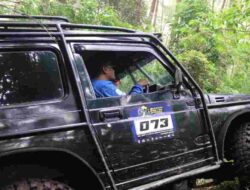 Jajal Hutan Cimalaka Sumedang dengan Mobil Offroad