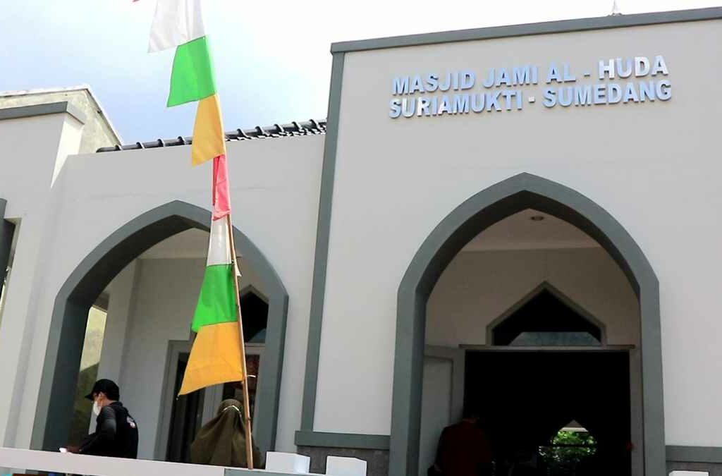 Warga Surian Sumedang Akhirnya Punya Masjid Representatif