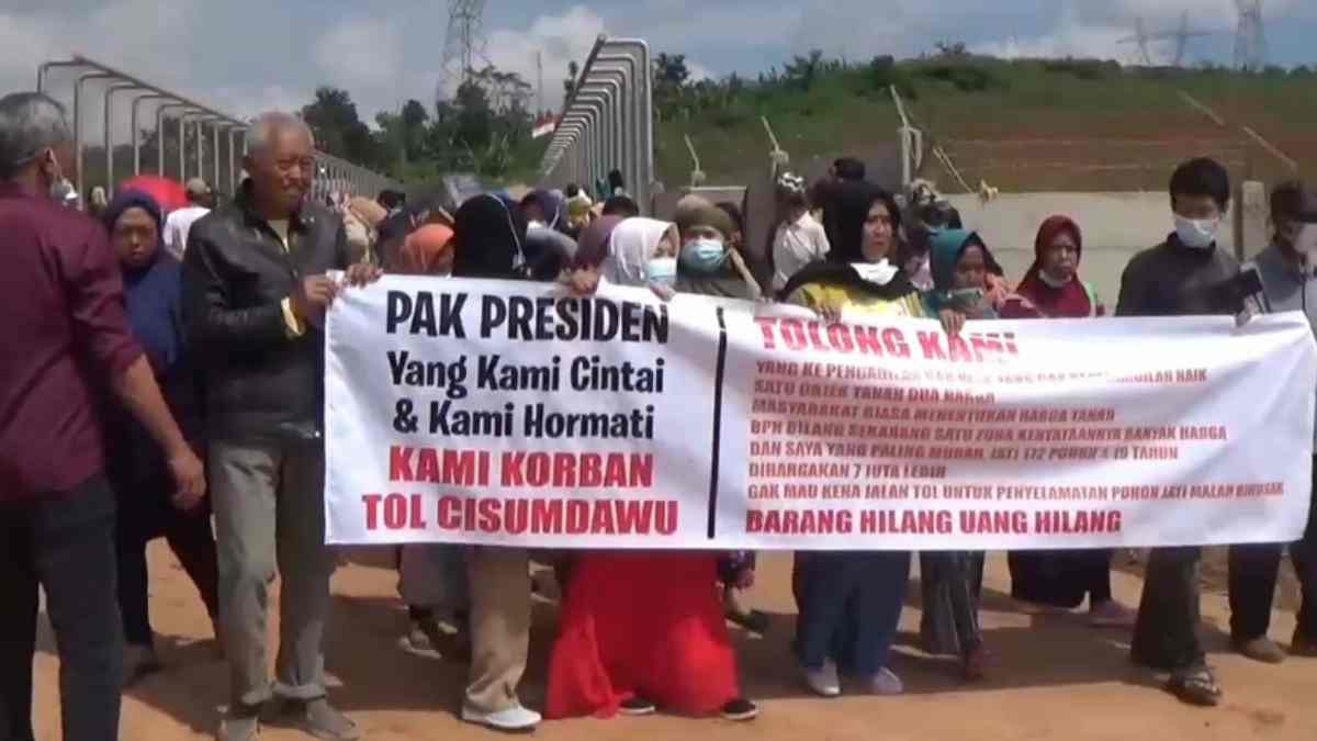 Demo Warga Sumedang di Proyek Tol Cisumdawu