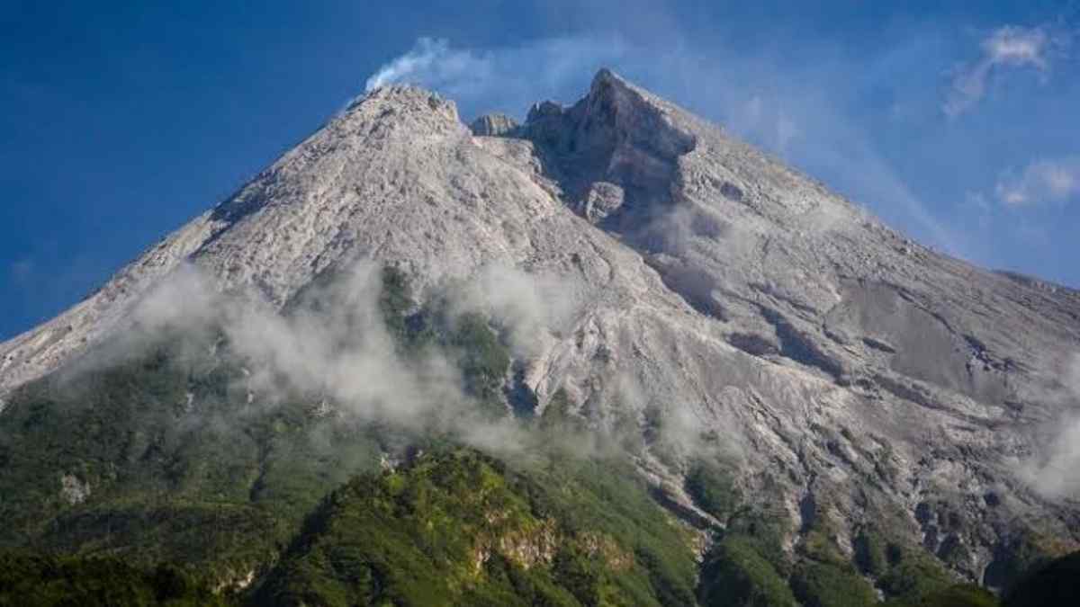 kubah lava gunung merapi