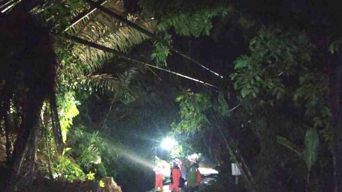 Tebing 10 Meter Longsor di Tanjungkerta Sumedang