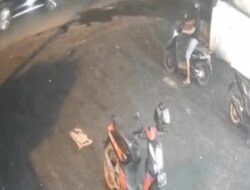 Maling Motor Gagal Setelah Kunci Letter T Patah, Videonya Viral