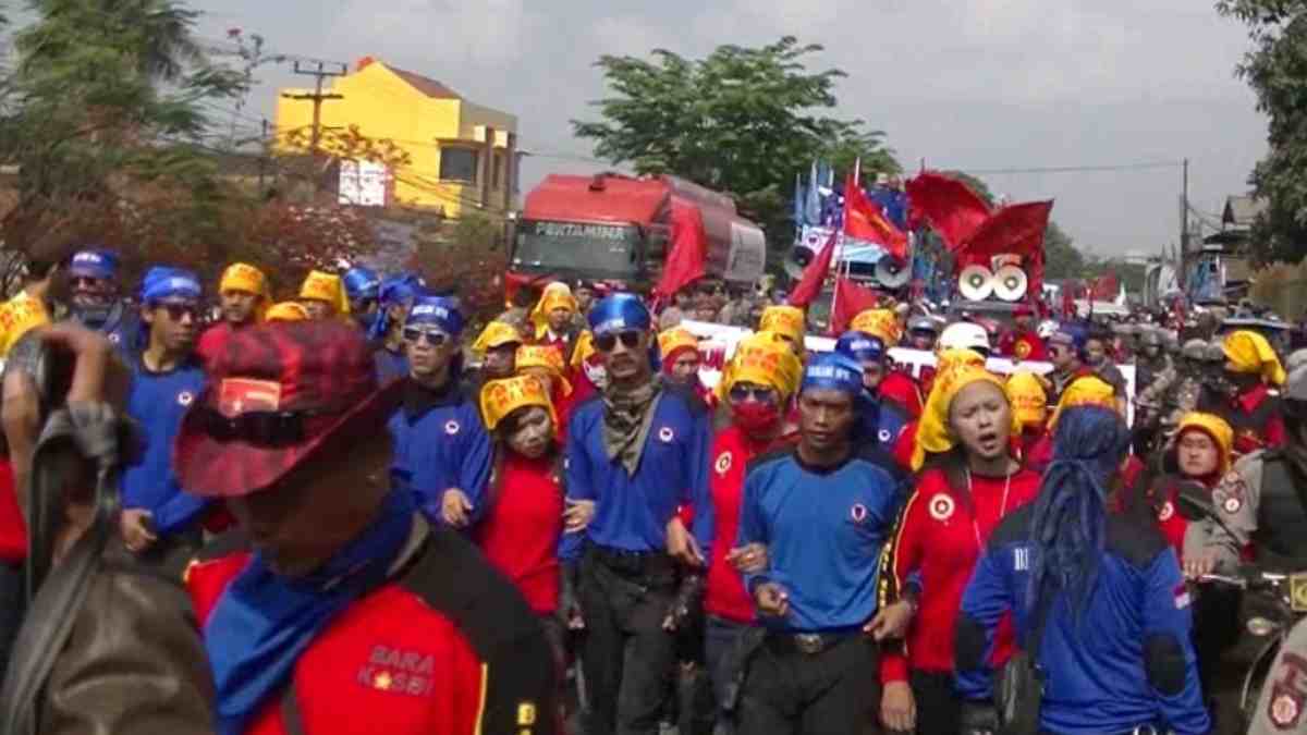 Buruh Sumedang Tolak Aturan Baru JHT