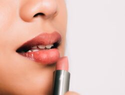 Tips Memilih Warna Lipstik Sesuai Warna Kulit