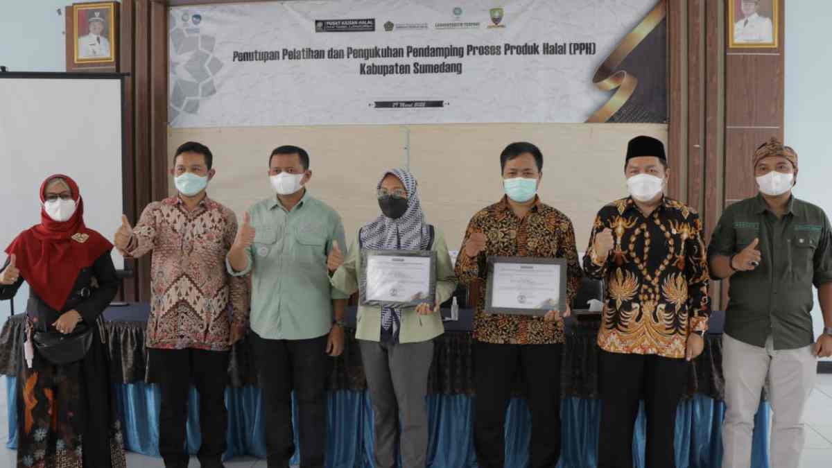 Bupati Sumedang Beri Penghargaan kepada 2 PPH