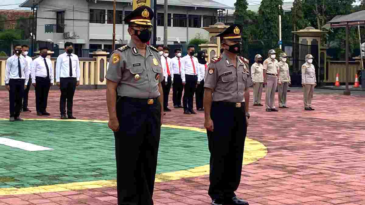 Dua Pejabat Polres Sumedang Dapat Penghargaan