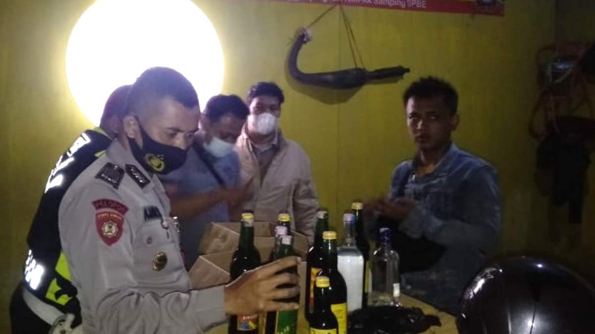 Polres Sumedang Amankan Ratusan Botol Miras